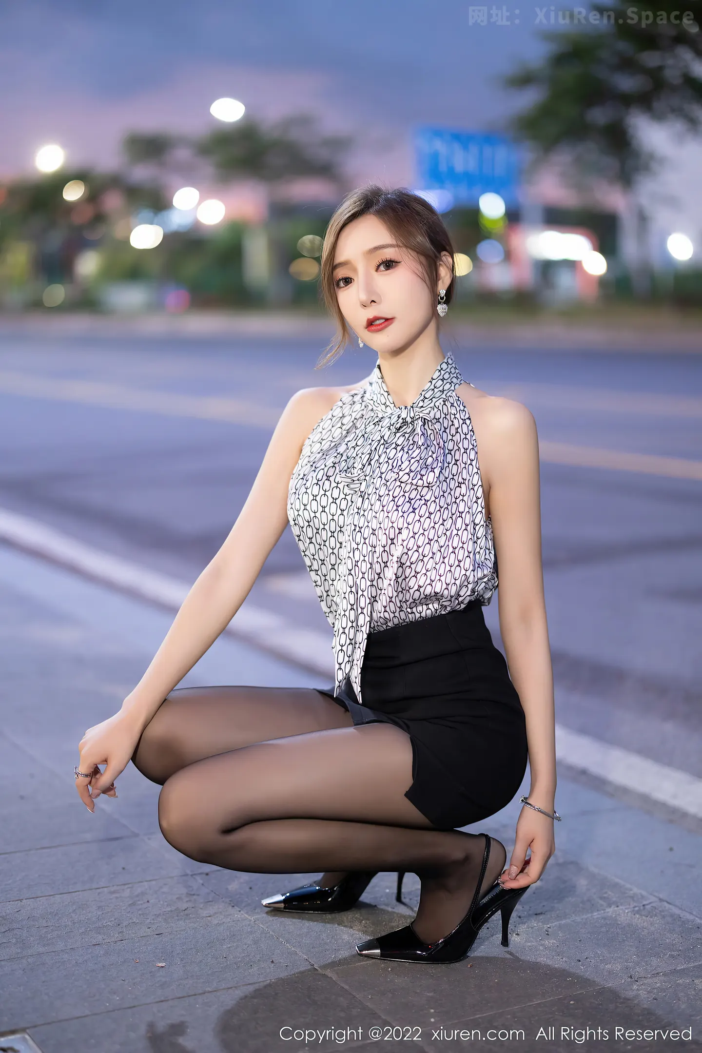 图片[6]-[XiuRen秀人网] VOL.5325 女神王馨瑶yanni私房超薄无内黑丝系列秀完美身材撩人诱惑写真78P-秀人网官方网站